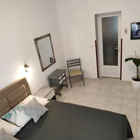 Apartment Montepozzo With Private Garden Rovinj